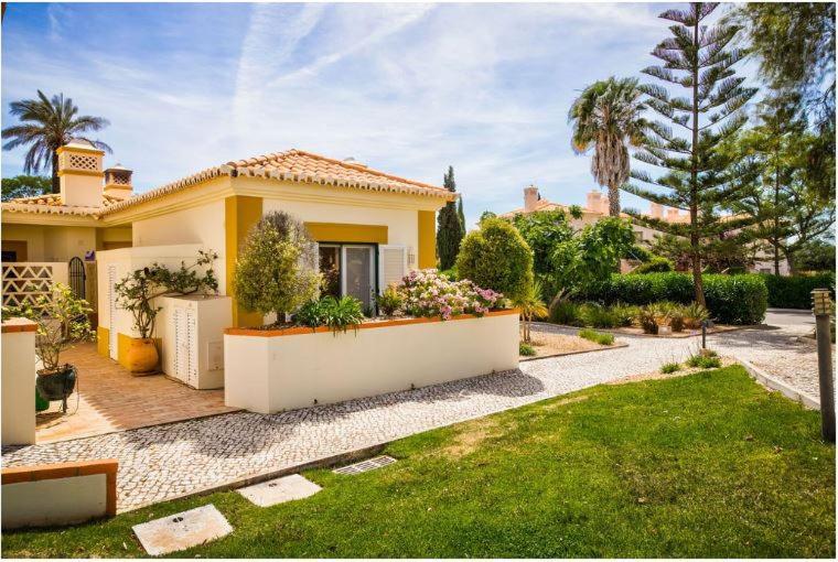 2Bedroom Bungalow Heated Shared Pool ,Near Carvoeiro And Ferrugudo Dış mekan fotoğraf