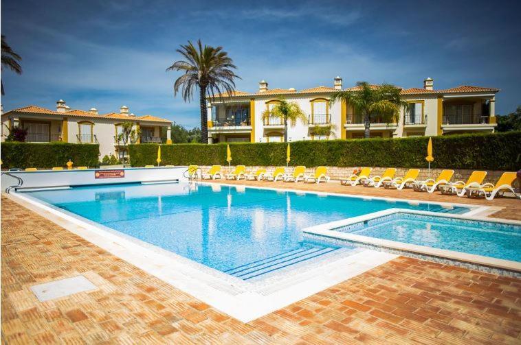 2Bedroom Bungalow Heated Shared Pool ,Near Carvoeiro And Ferrugudo Dış mekan fotoğraf