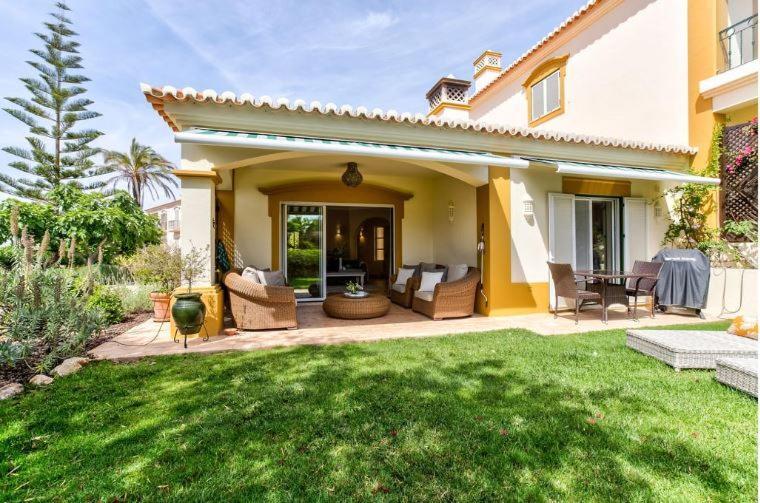 2Bedroom Bungalow Heated Shared Pool ,Near Carvoeiro And Ferrugudo Dış mekan fotoğraf